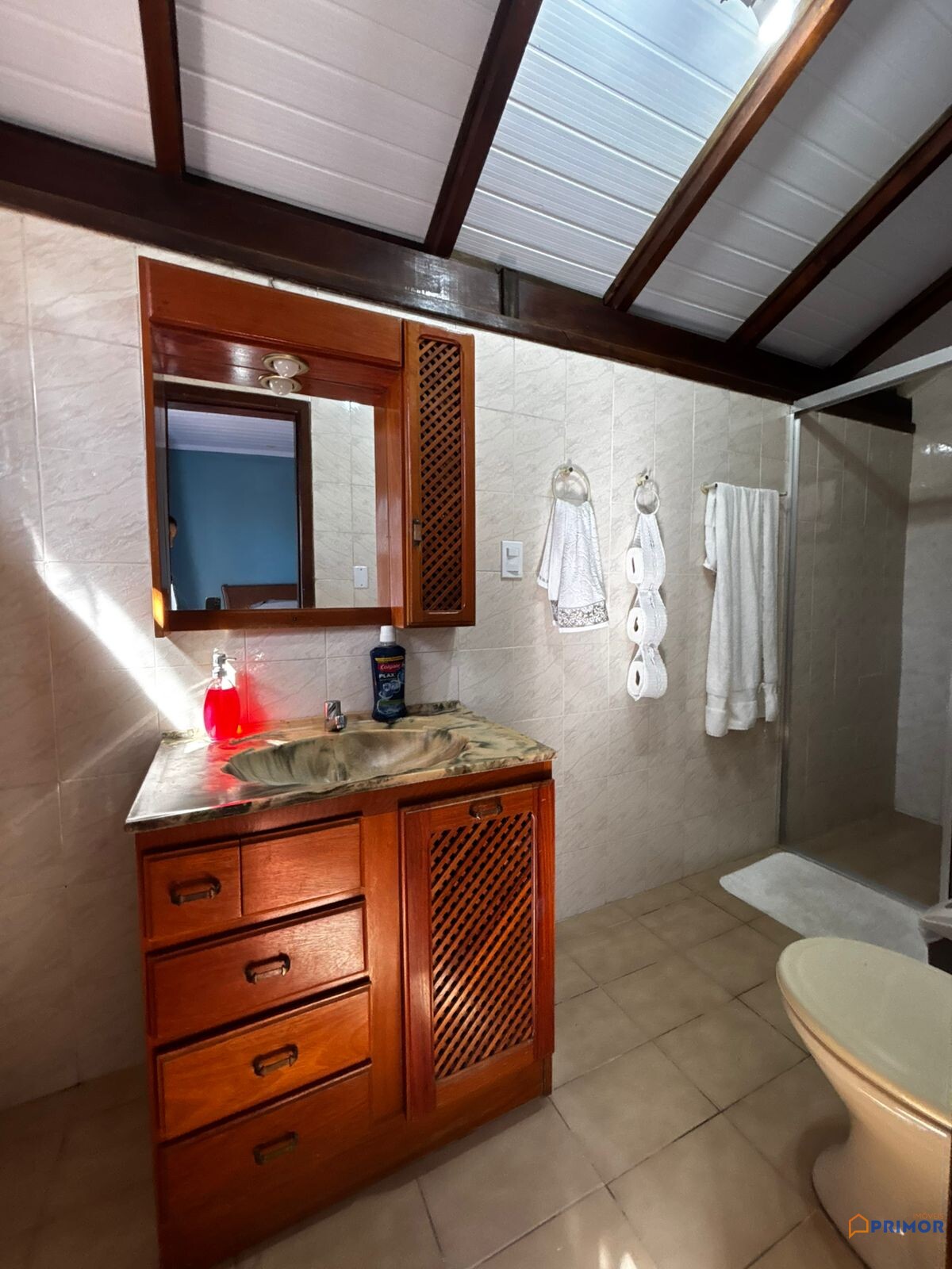 Casa charmosa com conforto, espaço e qualidade de vida a poucos minutos do mar no bairro Turimar