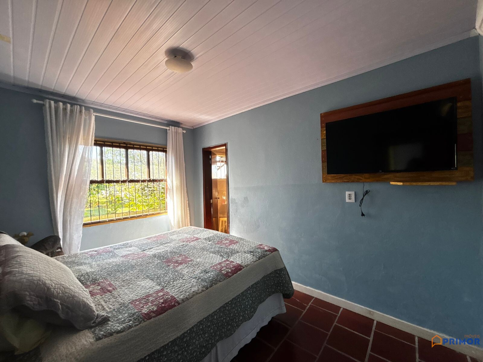 Casa charmosa com conforto, espaço e qualidade de vida a poucos minutos do mar no bairro Turimar