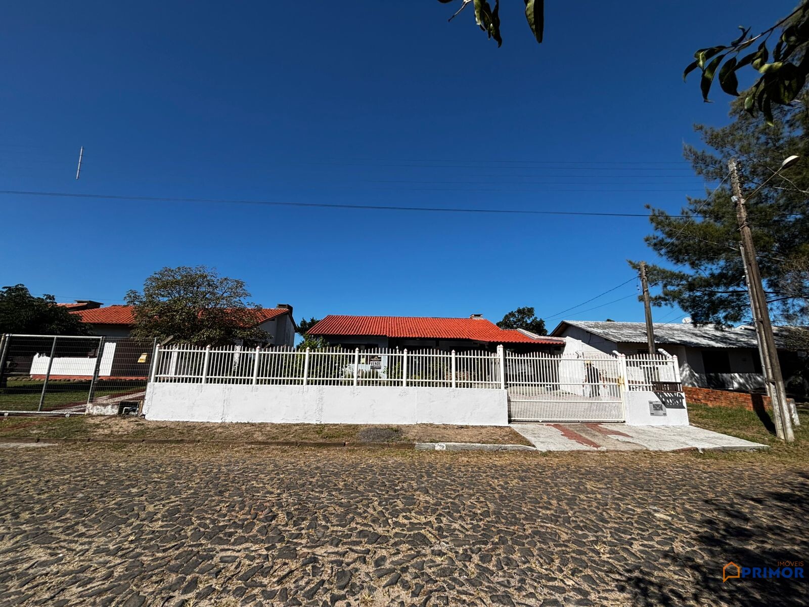 Casa charmosa com conforto, espaço e qualidade de vida a poucos minutos do mar no bairro Turimar